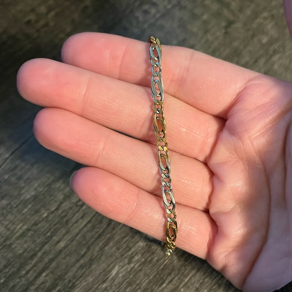 NWT 10k Two-Tone Men’s Fancy Link Figaro Bracelet, 9” - Picture 4 of 5